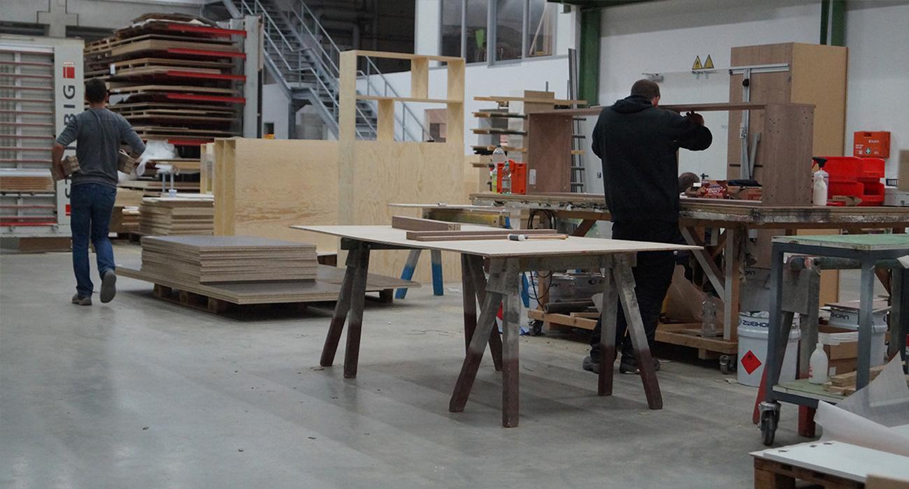 Delafair Innenausbau Potsdam: Arbeiten in der Werkstatt für Innenausbau